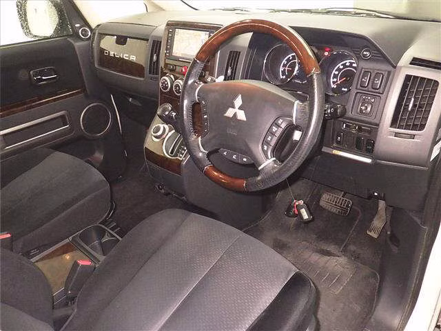 MITSUBISHI DELICA D:5