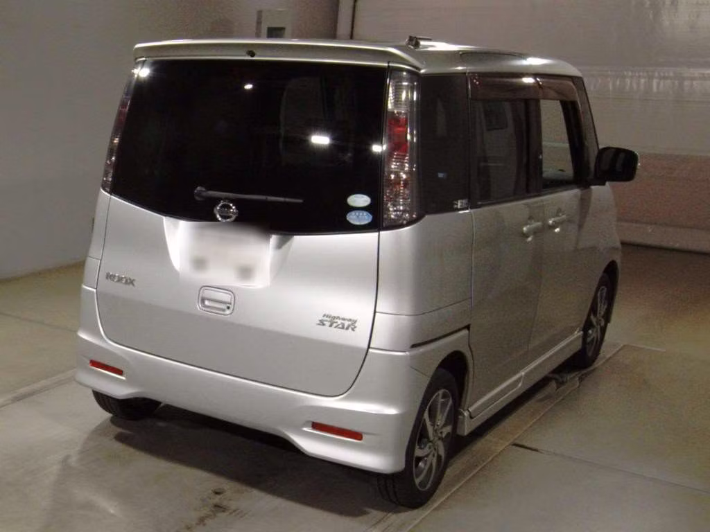 NISSAN ROOX