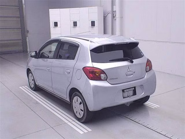 MITSUBISHI MIRAGE