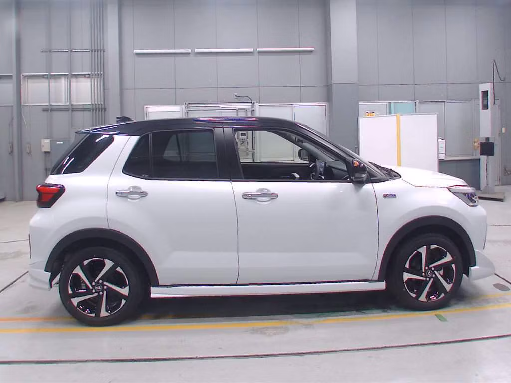 DAIHATSU ROCKY