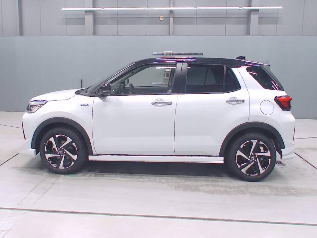 DAIHATSU ROCKY
