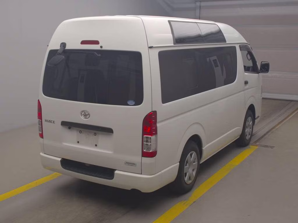 TOYOTA REGIUS ACE
