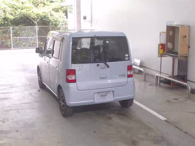 DAIHATSU MOVE CONTE