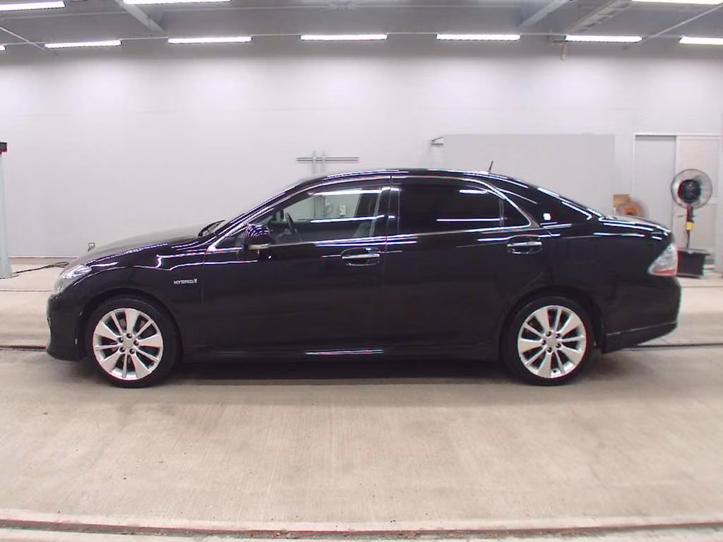TOYOTA CROWN