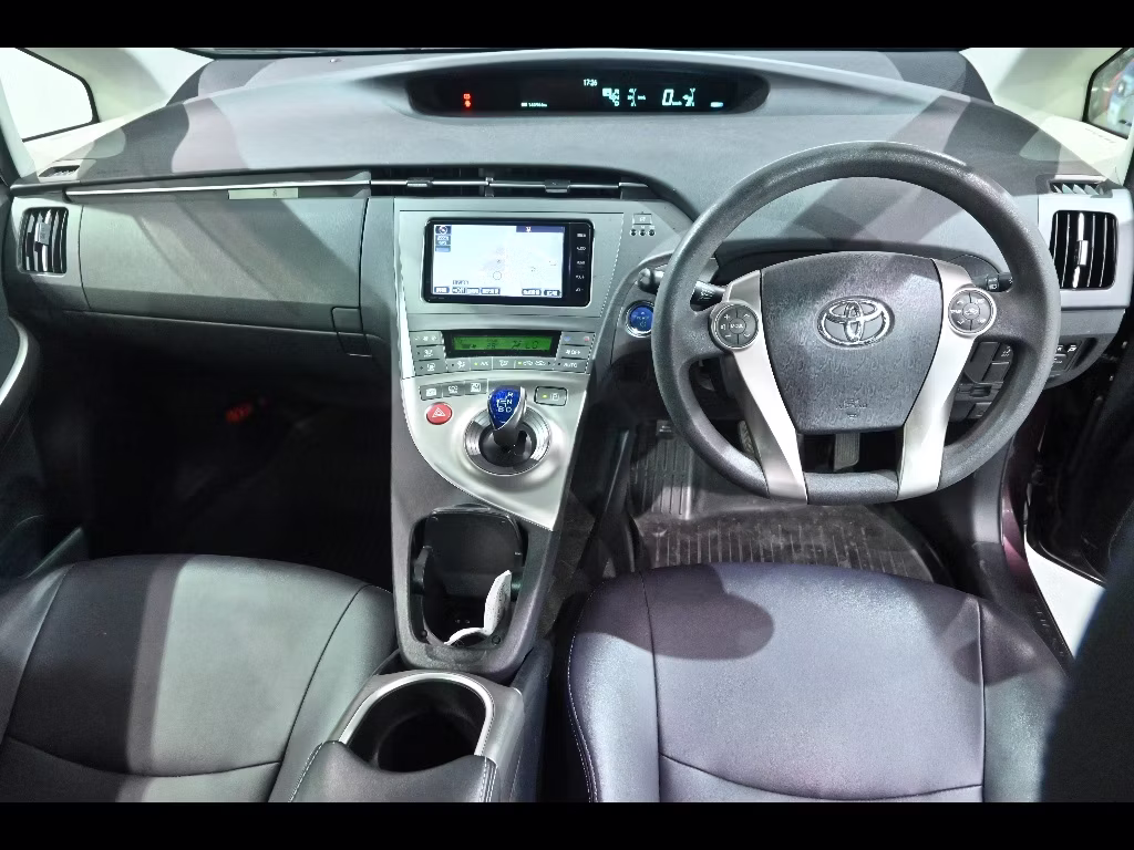 TOYOTA PRIUS