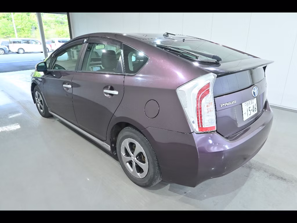 TOYOTA PRIUS