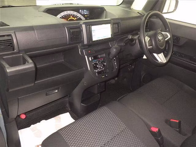 DAIHATSU WAKE