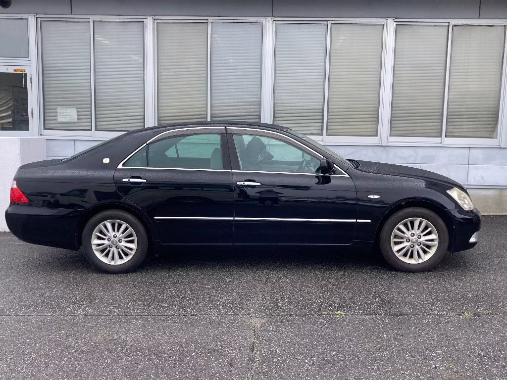 TOYOTA CROWN