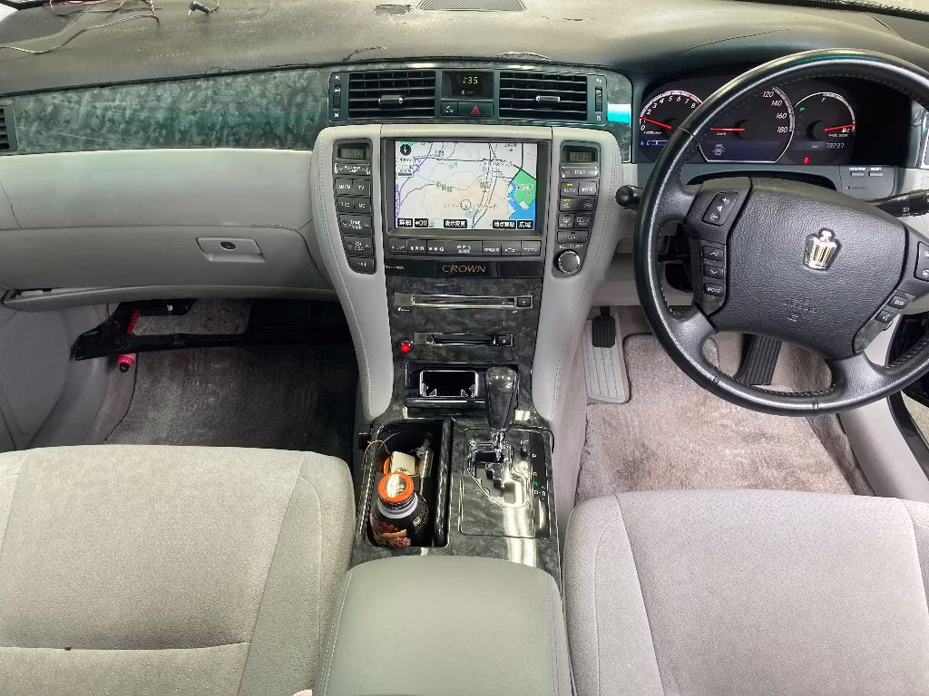 TOYOTA CROWN