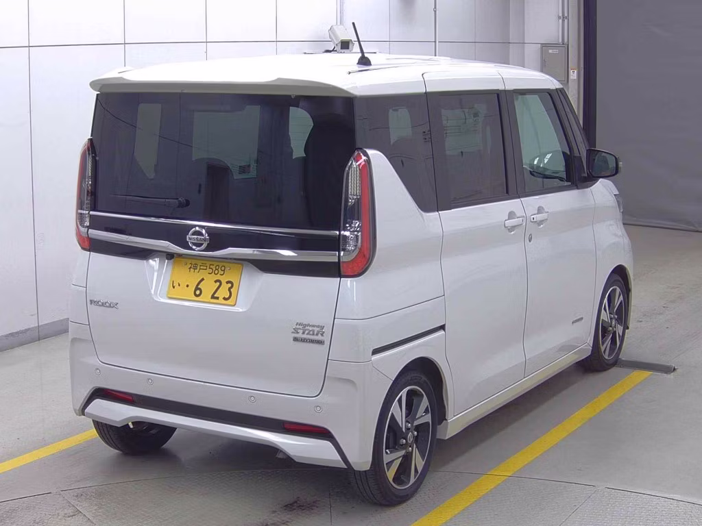 NISSAN ROOX