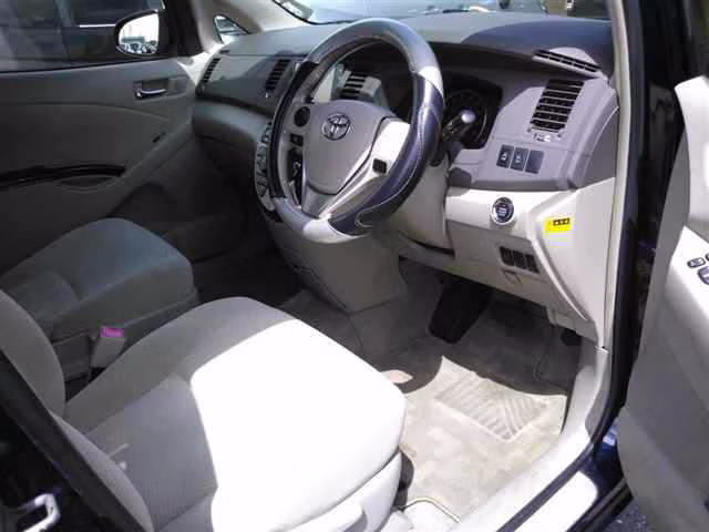 TOYOTA ISIS