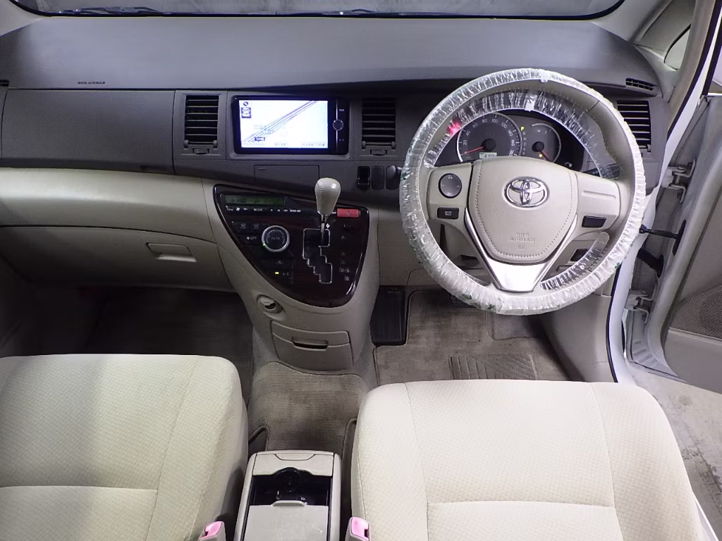 TOYOTA ISIS