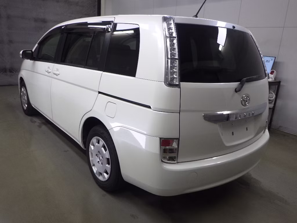 TOYOTA ISIS