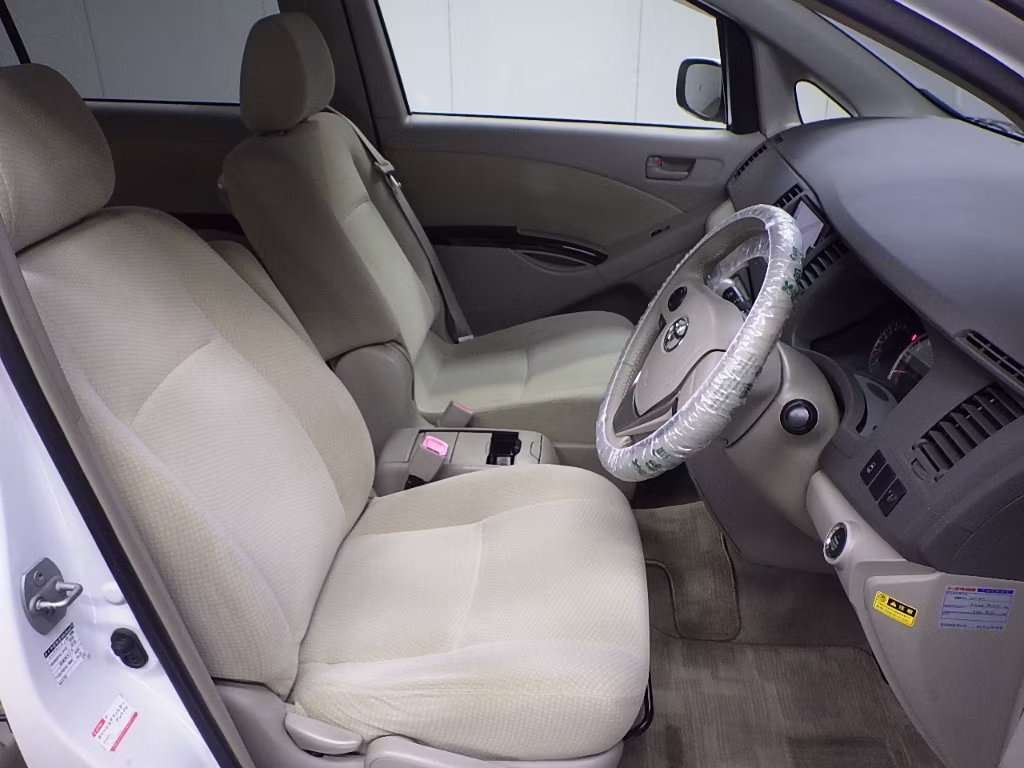 TOYOTA ISIS