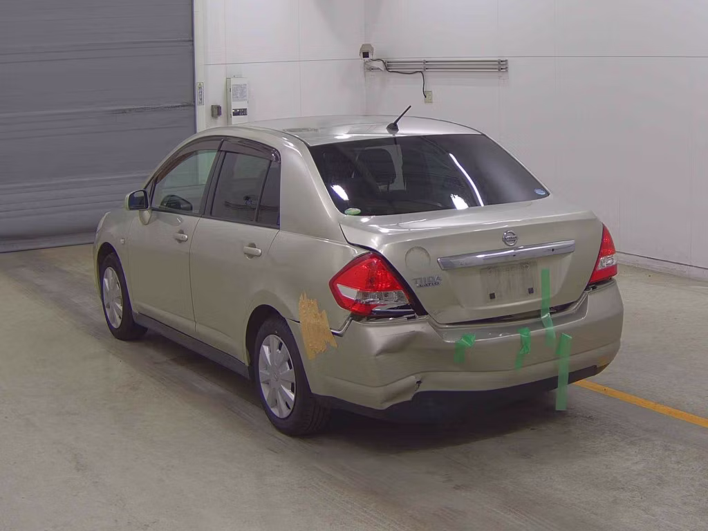 NISSAN TIIDA LATIO