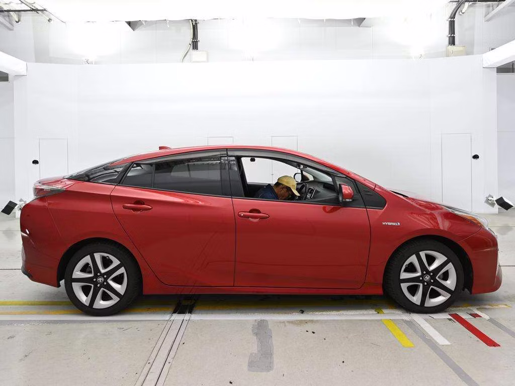 TOYOTA PRIUS