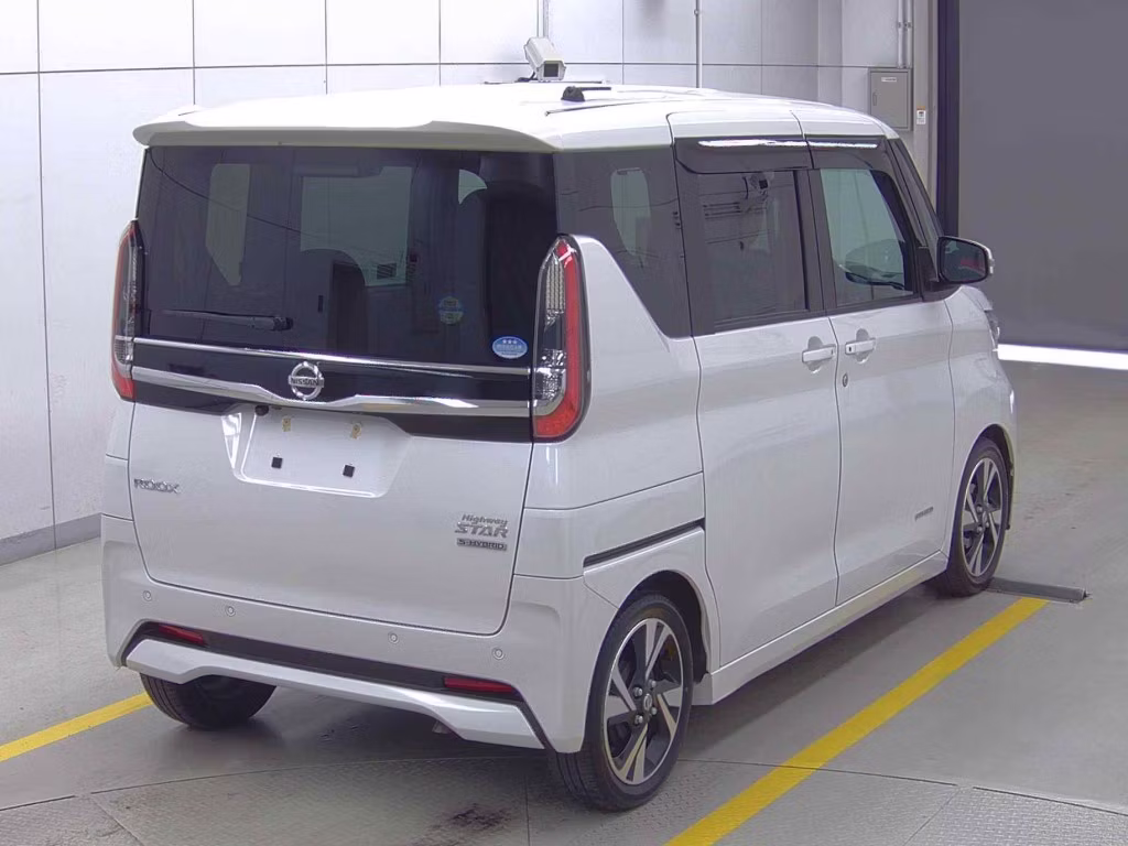 NISSAN ROOX