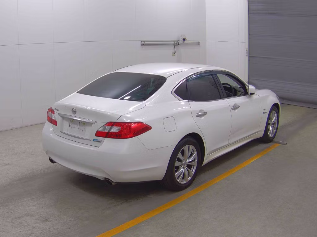 NISSAN FUGA