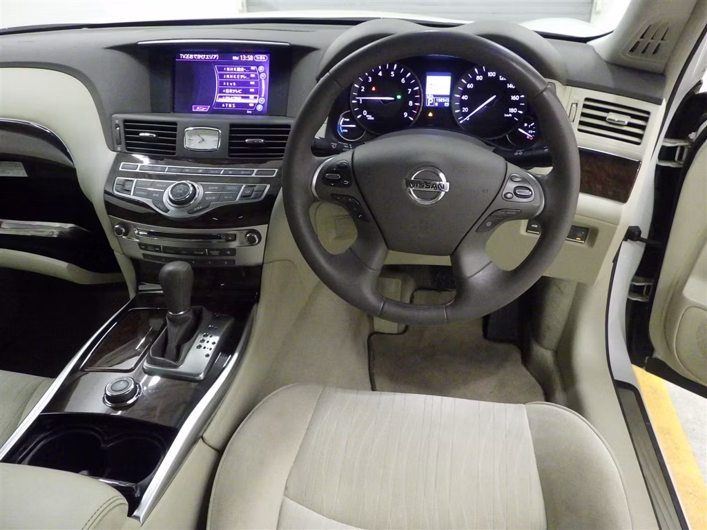 NISSAN FUGA