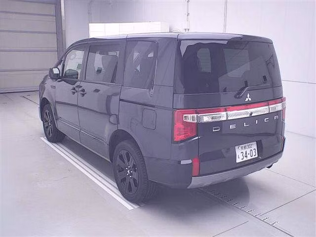 MITSUBISHI DELICA D:5