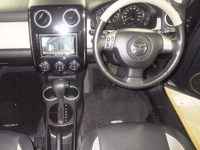MAZDA VERISA