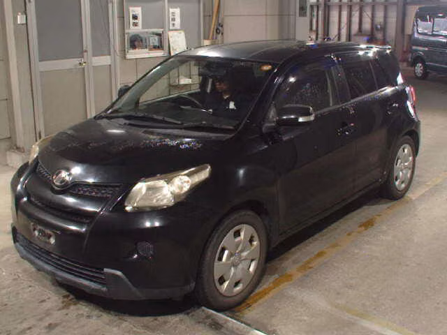 TOYOTA IST