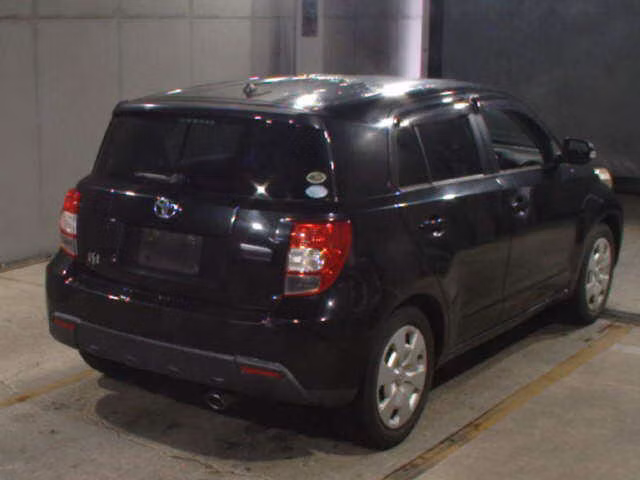 TOYOTA IST