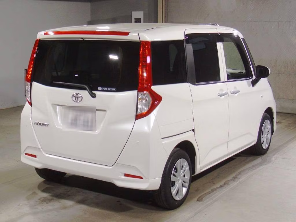 TOYOTA ROOMY