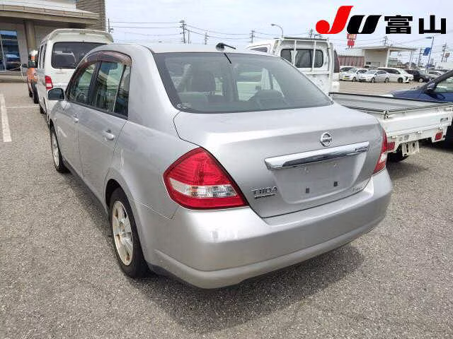 NISSAN TIIDA LATIO