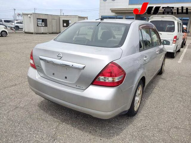 NISSAN TIIDA LATIO