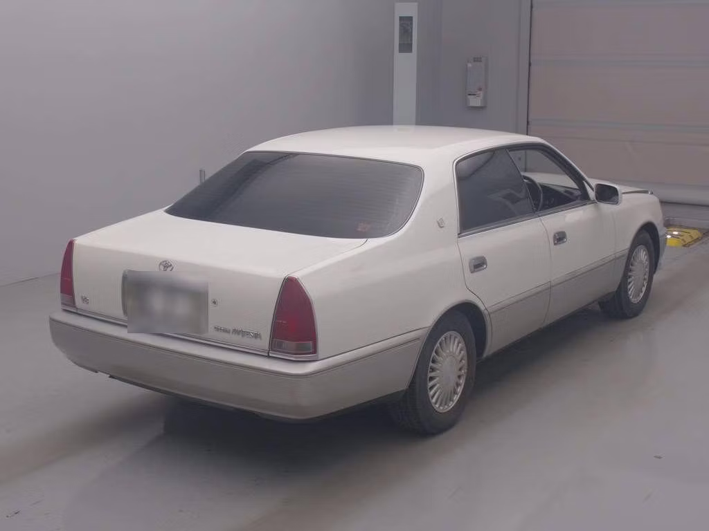 TOYOTA CROWN MAJESTA