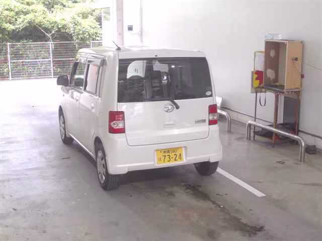 DAIHATSU MOVE CONTE