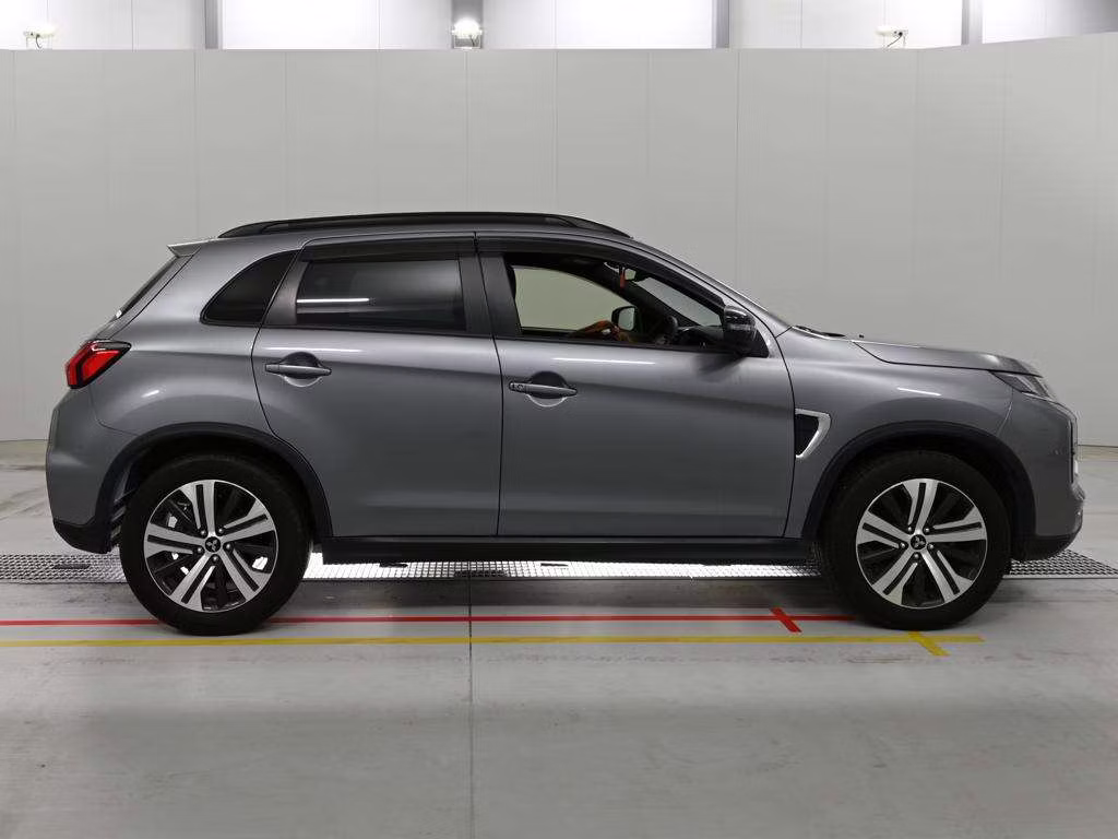 MITSUBISHI RVR