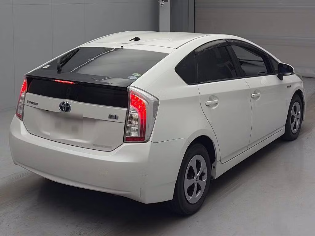 TOYOTA PRIUS