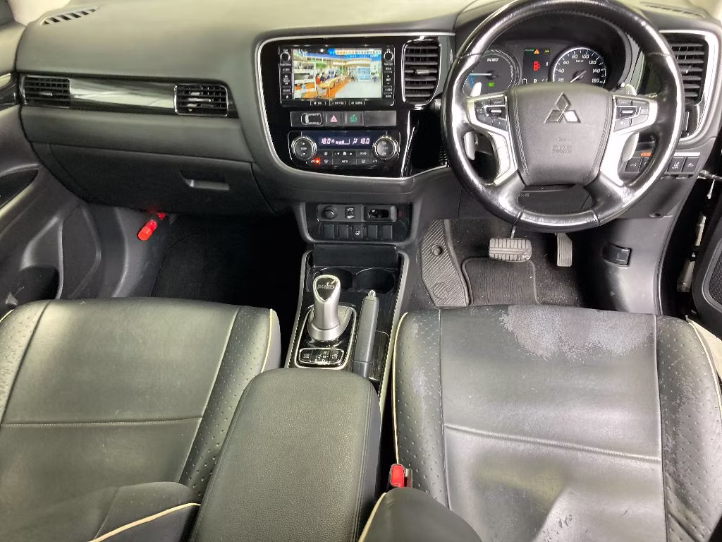 MITSUBISHI OUTLANDER