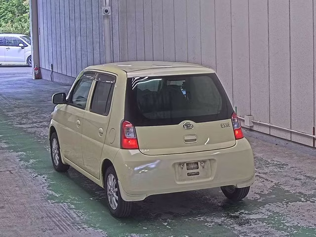 DAIHATSU ESSE