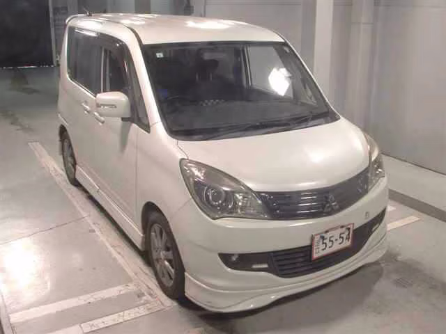 MITSUBISHI DELICA D:2