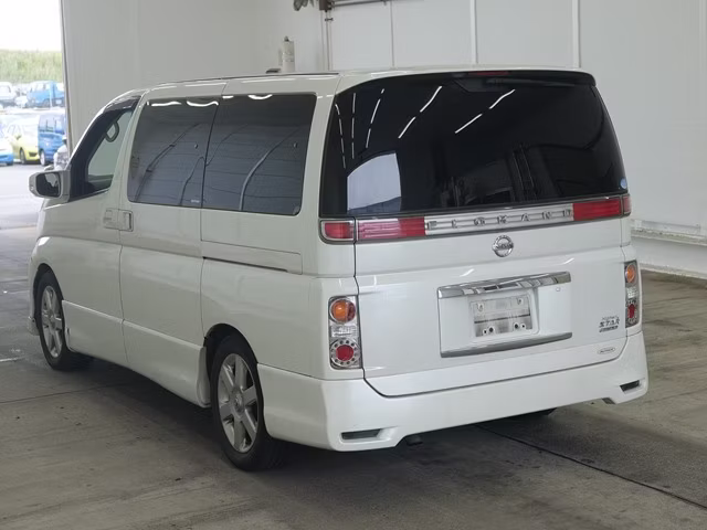 NISSAN ELGRAND