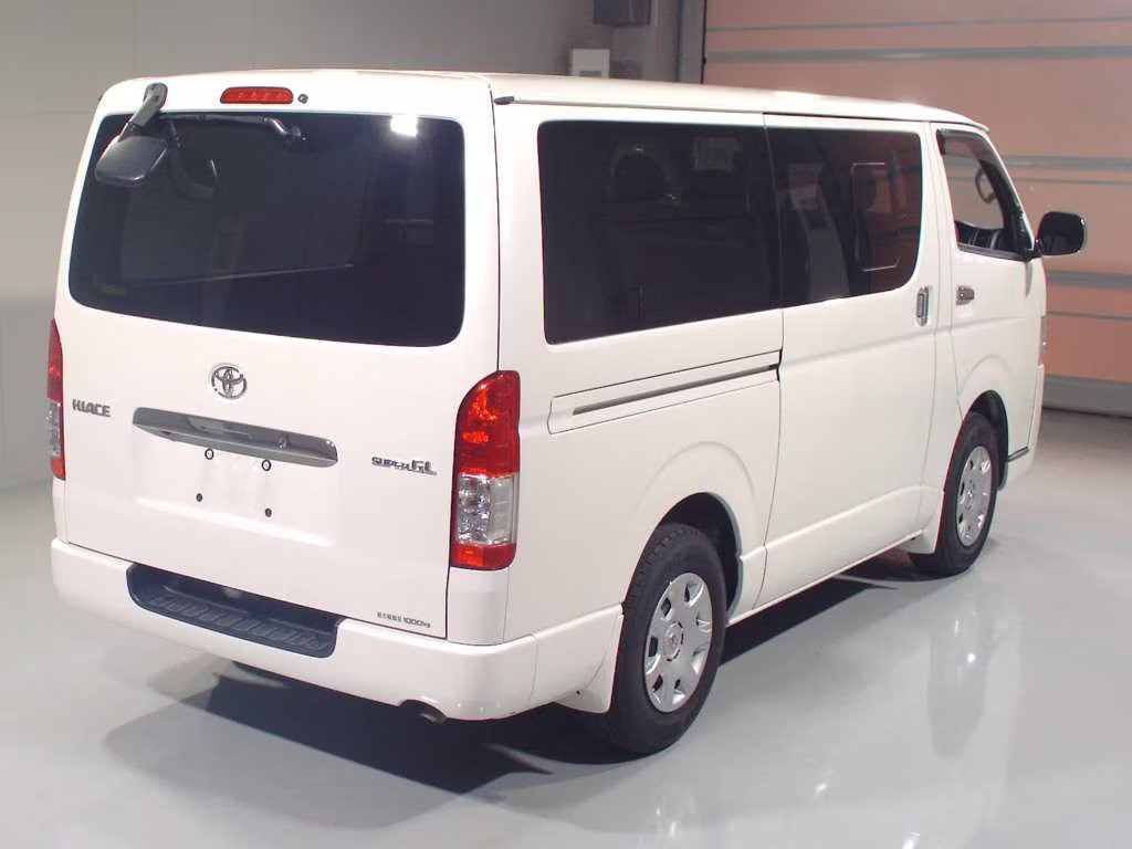 TOYOTA REGIUS ACE