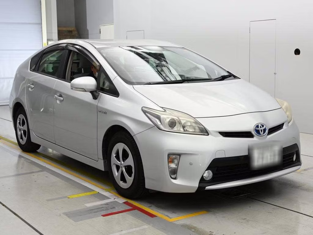 TOYOTA PRIUS