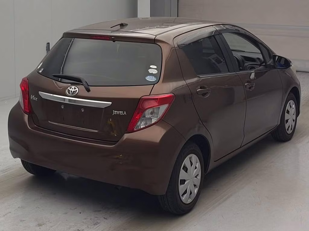 TOYOTA VITZ