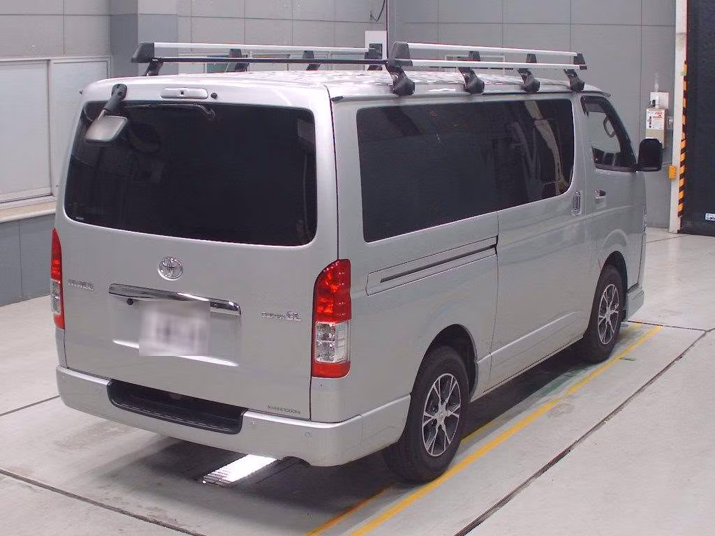 TOYOTA REGIUS ACE