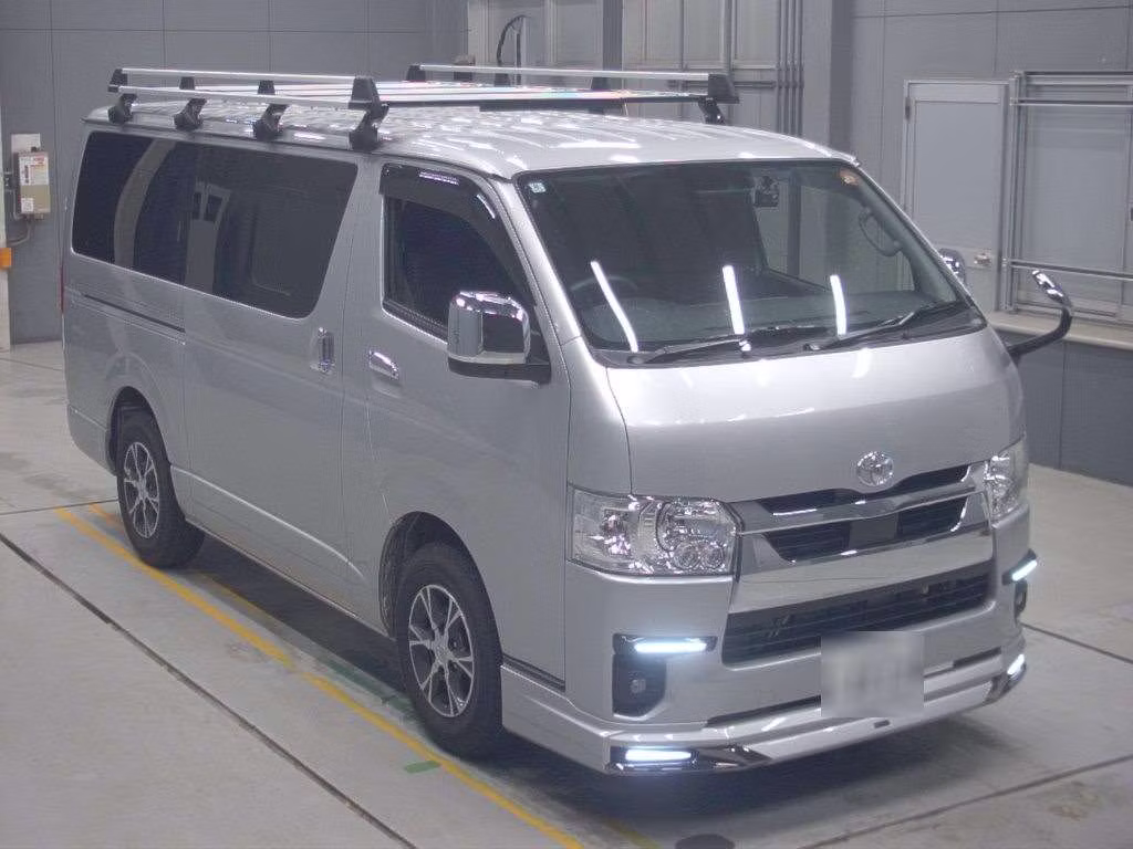 TOYOTA REGIUS ACE