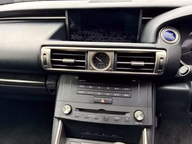 LEXUS IS300H