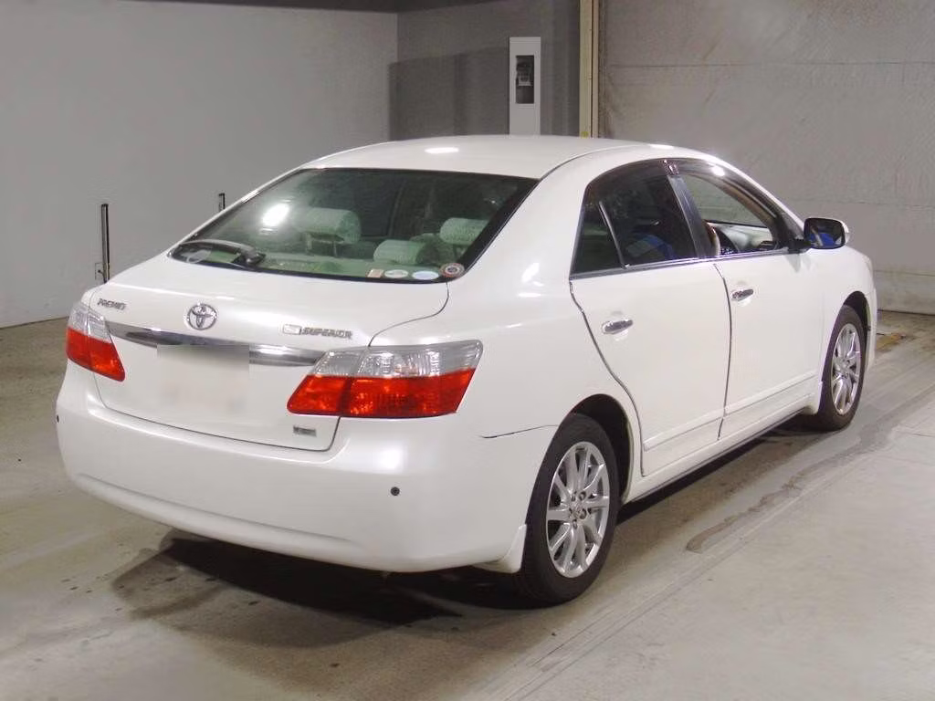 TOYOTA PREMIO
