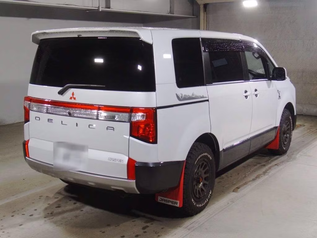 MITSUBISHI DELICA D:5