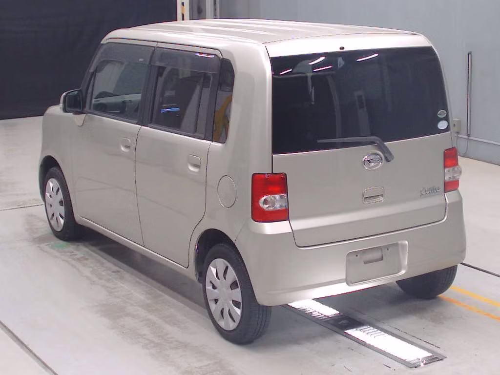 DAIHATSU MOVE CONTE