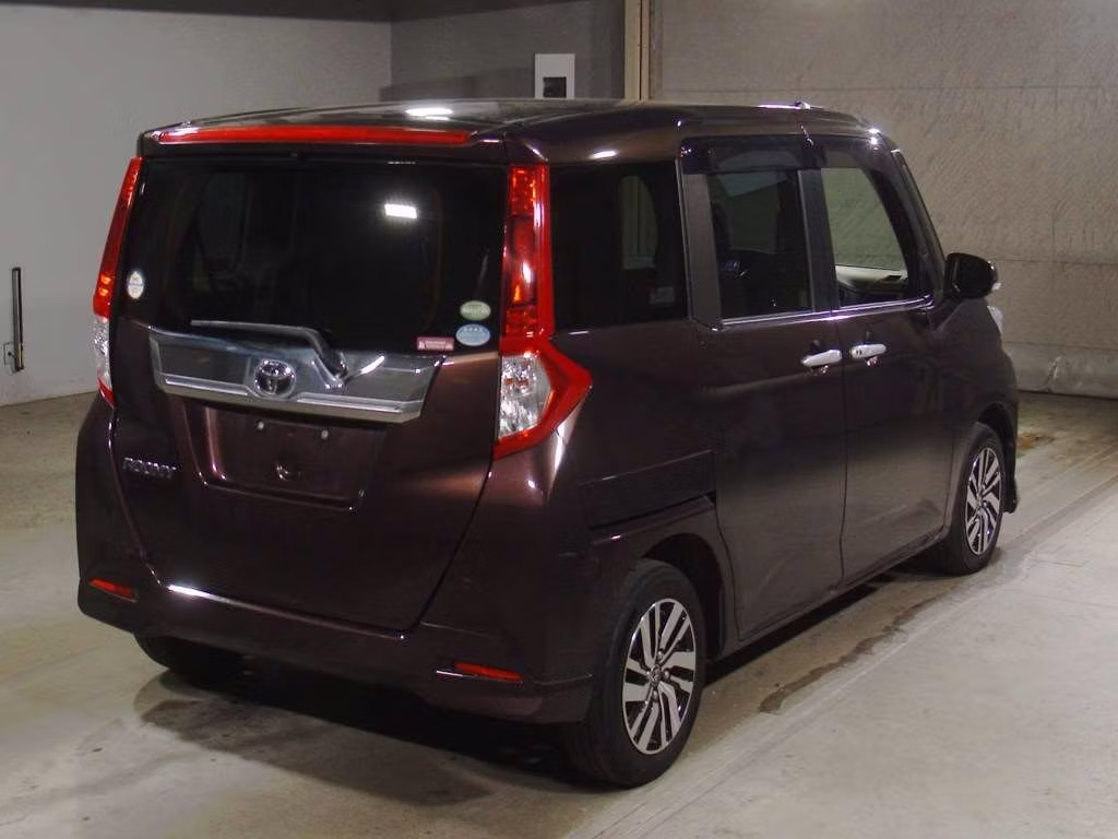 TOYOTA ROOMY