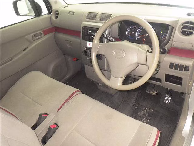 DAIHATSU MOVE CONTE