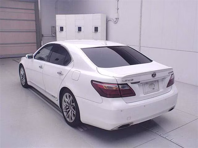 LEXUS LS600H